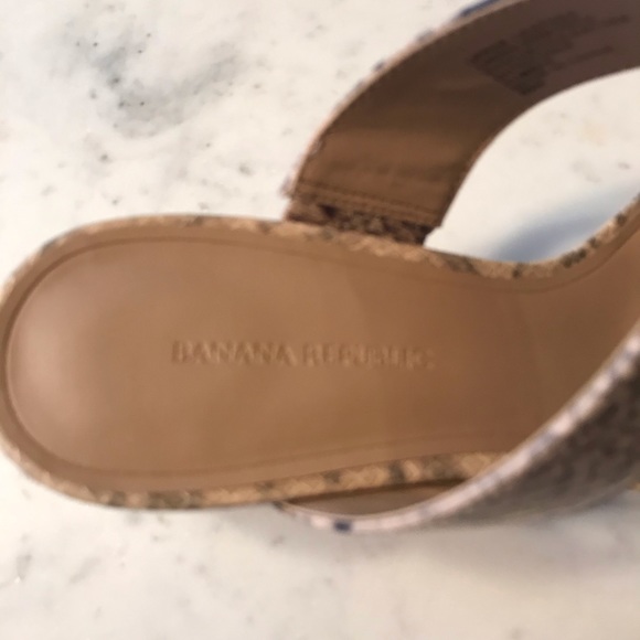 Sandals - Picture 3 of 4